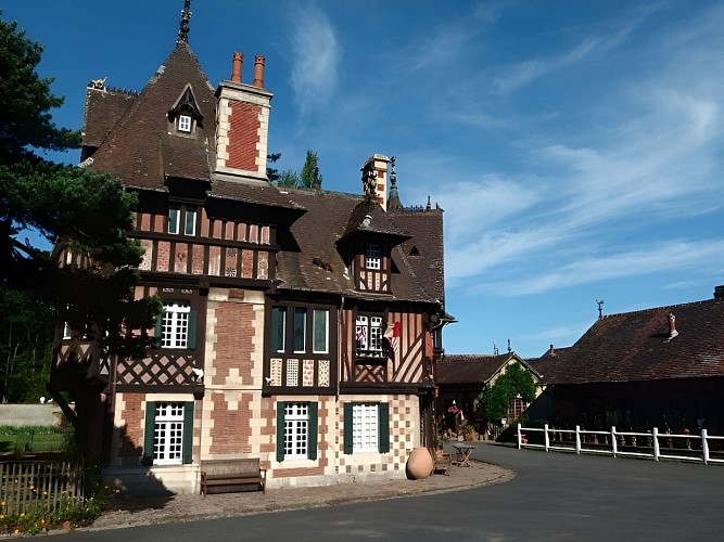 Poterie du Mesnil de Bavent, façade atelier