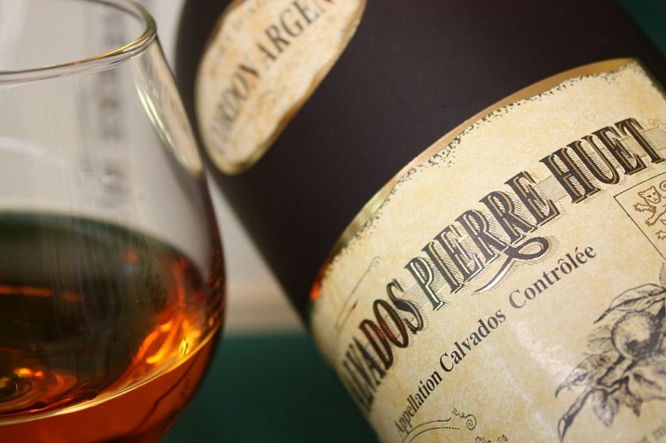 Bouteilles - Etiquette Calvados Pierre HUET