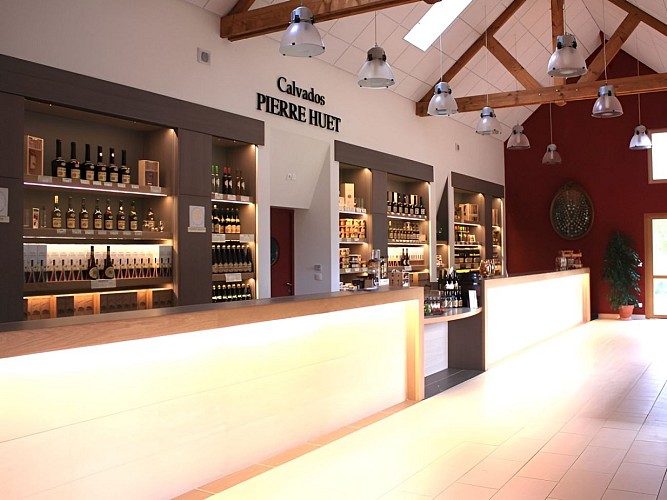 Boutique de la distillerie Calvados Pierre Huet
