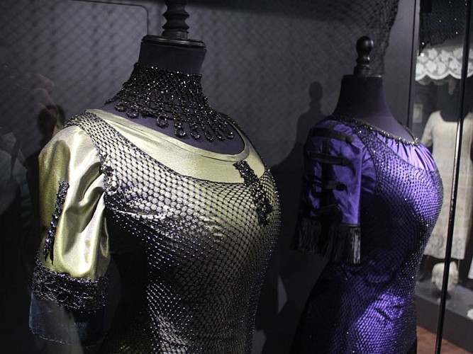 Musée du filet brodé et perlé