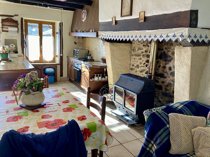 Pièce principale meublé de Lafaux