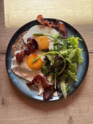 Toast et Oeuf au plat