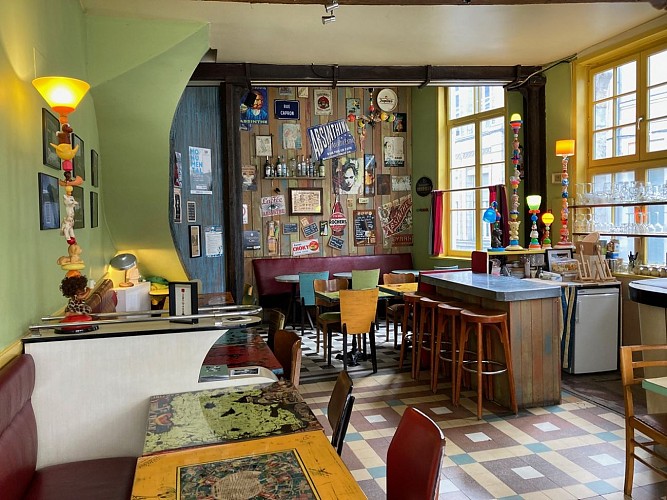 CAMEL-LEON-VALENCIENNES-BAR-INTERIEUR-02