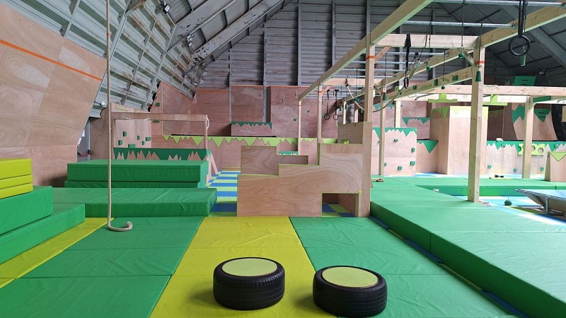 Urban Corp Salle 3 OTILAS 25