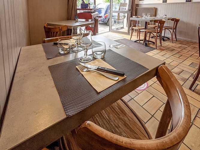 Chez_Sylvie_by_Malvina_-_Pujols_-_Emmanuel_Gaye_OTCP_2022 (5)