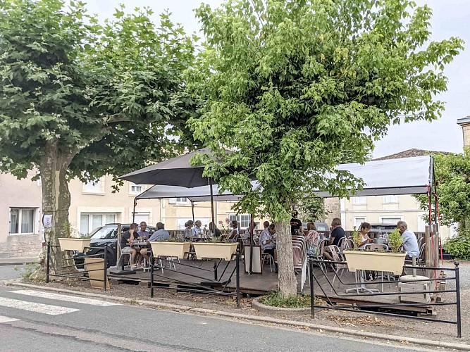 Chez_Sylvie_by_Malvina_-_Pujols_-_Emmanuel_Gaye_OTCP_2022 (7)