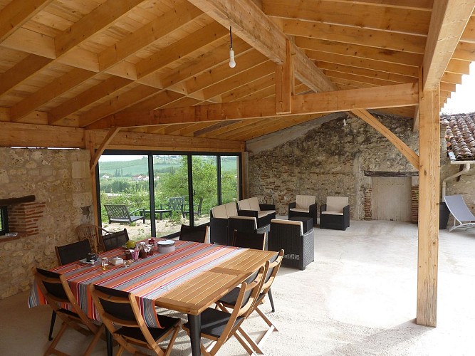 Terrasse-bord-de-piscine