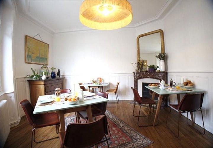 Une Chambre Perchée