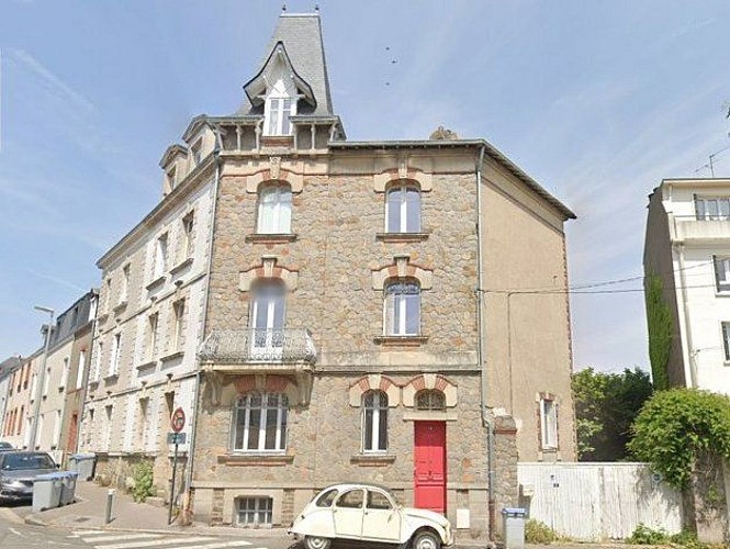 Une Chambre Perchée