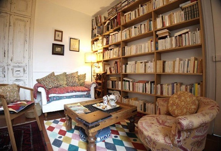 Une Chambre Perchée