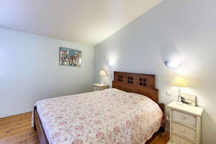 Madame Ghislaine AURORA18 (1)