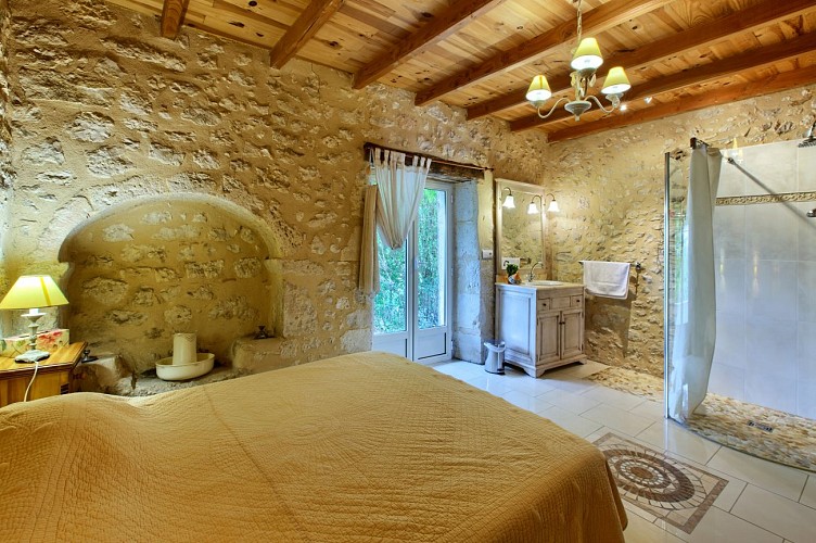 Madame Ghislaine AURORA10 (1)