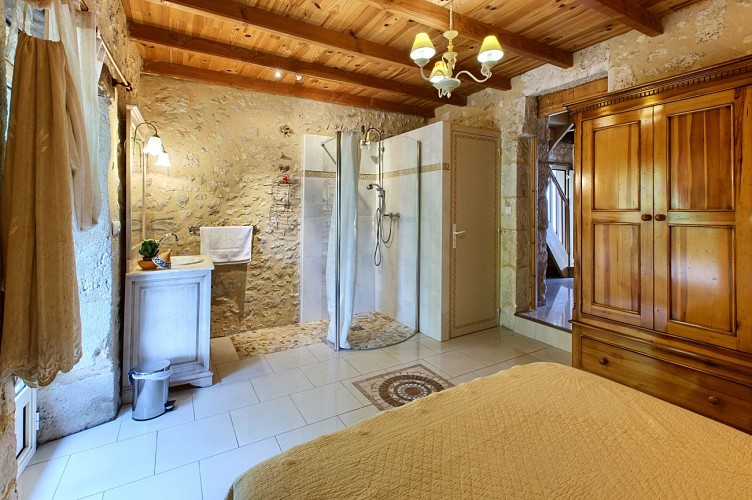 Madame Ghislaine AURORA12 (2)