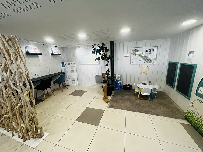 Espace wifi et borne de recharge_8