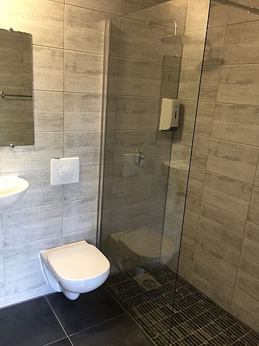 château New bathroom (1)