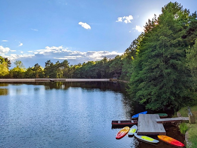 10-parentheses-imaginaires-lac-baignade-embarcations