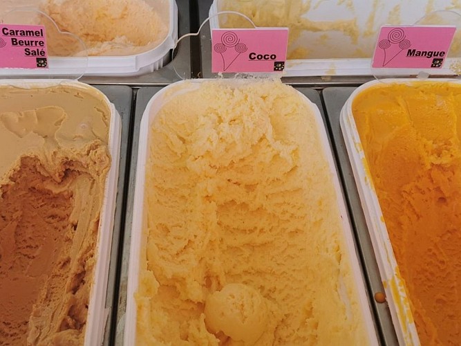 GLACES-PARFUMS-DIVERS-LA-HAIZERIE-LES-GOURMAND-YS-COURSEULLES-SUR-MER-CREDIT-NATHAIE-PAPOUIN--1-