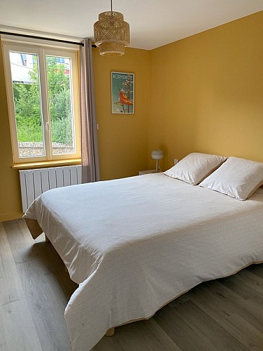 Chambre 1er etage-lit double
