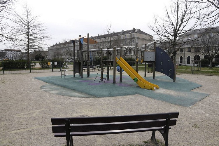 Aire de jeux Verdun nord 04 - Pau Pyrénées Tourisme - PL