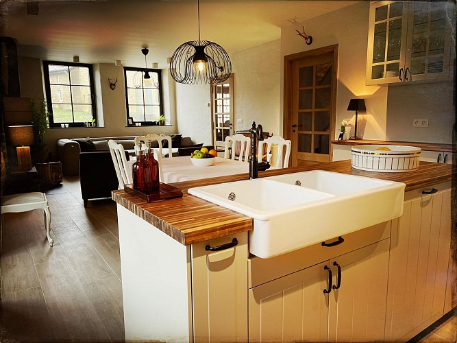 Foto_s Le manoir de Ghislaine Torgny_HipstamaticPhoto-667050460.1651361645474468276