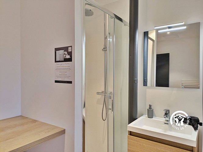 APPART N°1, PARKING ET TERRASSE, CROSSARDIÈRE