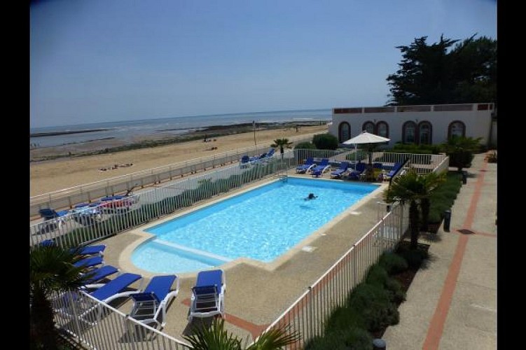 Appartement 43 m² 3 *** avec balcon vue sur mer dans résidence avec piscine