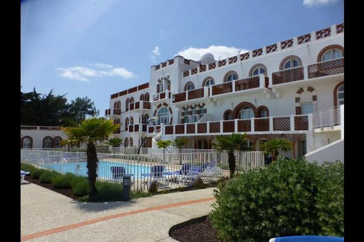 Appartement 43 m² 3 *** avec balcon vue sur mer dans résidence avec piscine