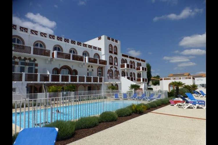 Appartement 43 m² 3 *** avec balcon vue sur mer dans résidence avec piscine