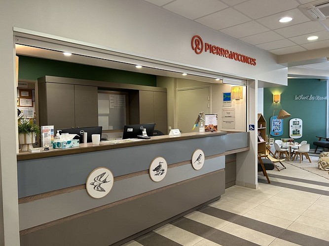 pierre-et-vacances-accueil-comptoir