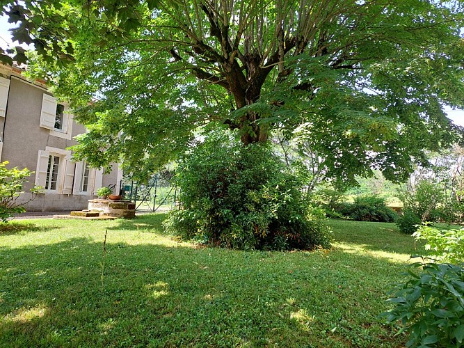 Côté est- chambre Rose à l'angle de la maison