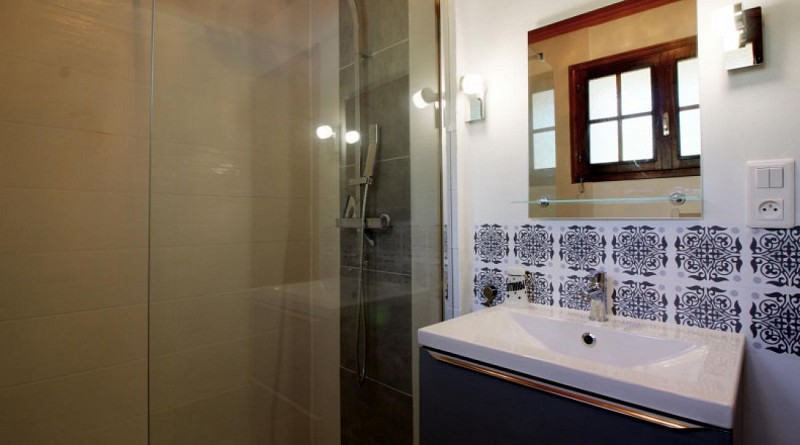 Gîte LABORY - salle d'eau