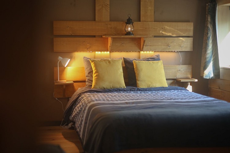 Furnished room "Cocon dans la forêt" in Philippeville