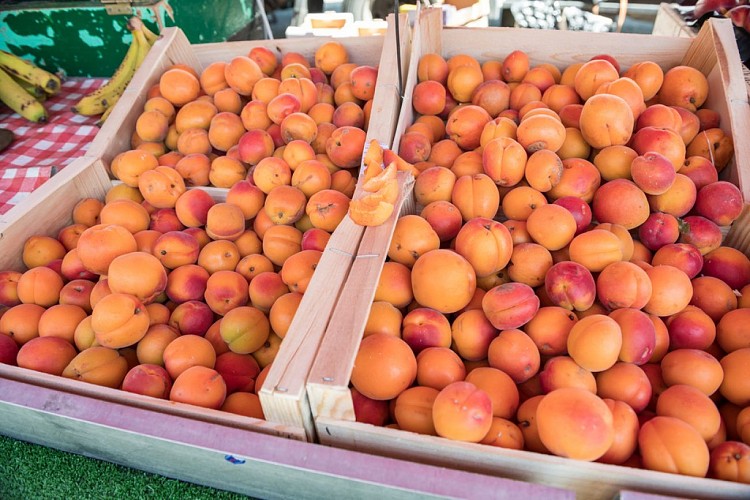 Marché hebdomadaire à Montfaucon-Montigné