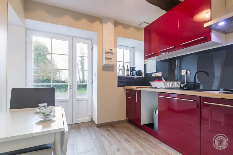 La petite maison dans les pommiers