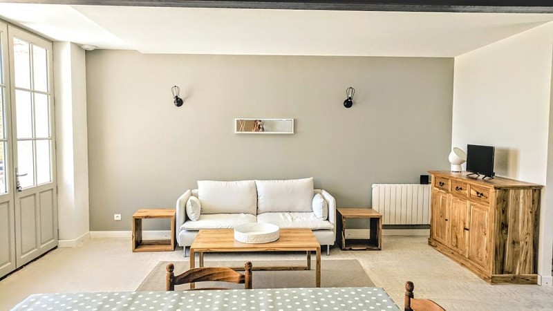 saint colomb de lauzun-la lambrusca-salon