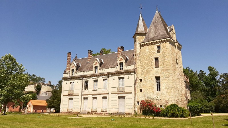 Château de Monthoiron