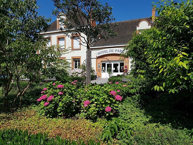 Hotel-du-Parc-Chateauneuf-sur-Loire-2018
