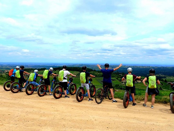 Electric scooter ride, tasting: La Mâchonnaise