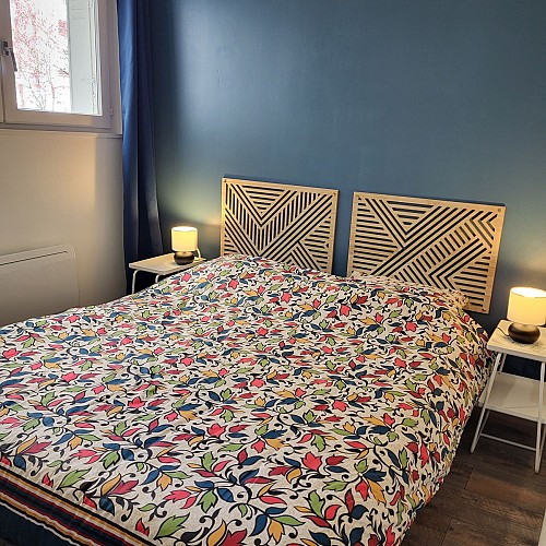 Chambre avec lit double