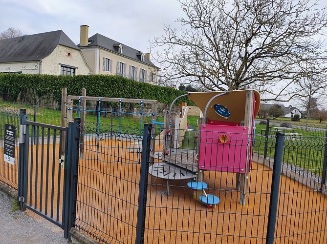 Aire de Jeux des remparts de Lescar - Lescar - pour les petits 1
