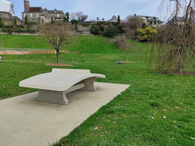 Aire de Jeux des remparts de Lescar - Lescar - table de ping-pong