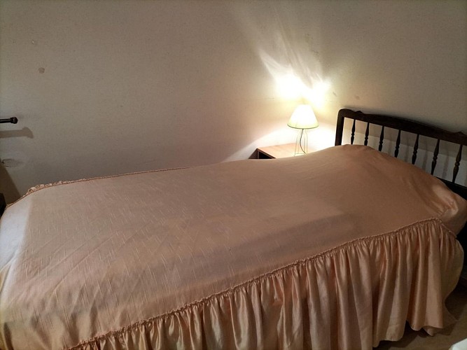 Chambre 2 - 1 petit lit et 1 grand lit