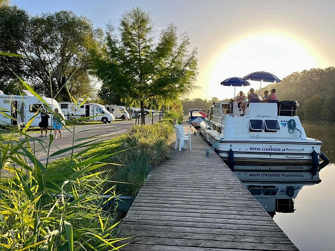 Halte nautique et aire d'accueil camping-cars Gurgy