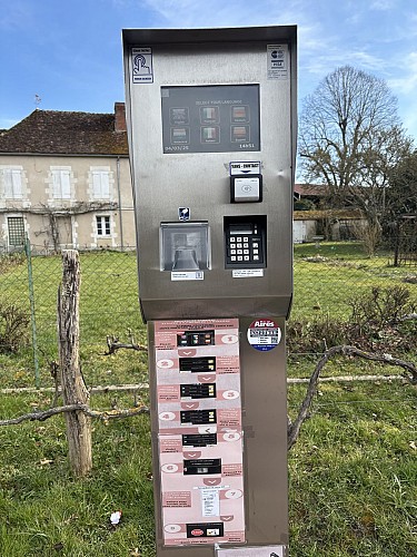Halte Gurgy totem d'accueil barrière