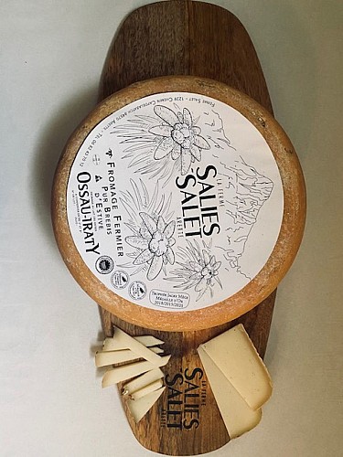 Fromage pur brebis fabriqué en estive à La Pierre Saint-Martin