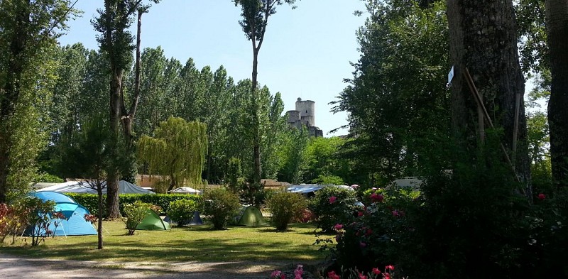 Rauzan - camping du Vieux Château - entrée