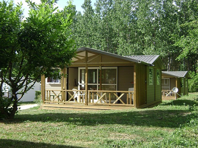 Rauzan - camping du Vieux Château - chalets