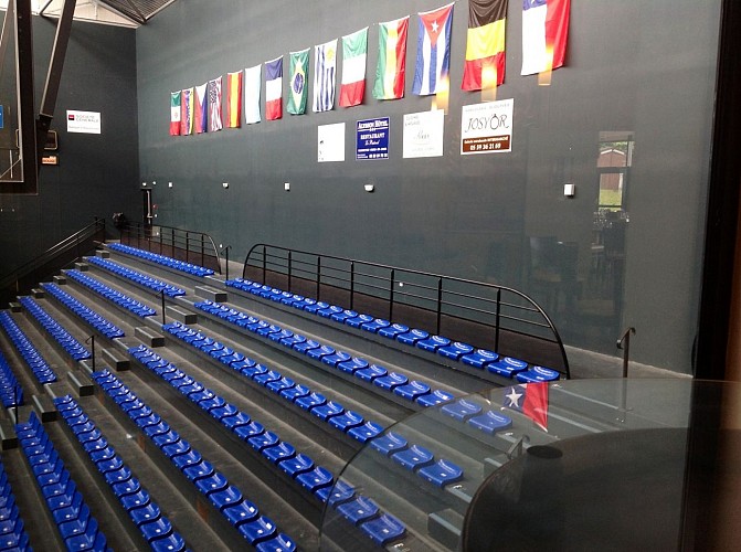 Trinquet - Gradins - OLORON SAINTE-MARIE (©OTHB) - DI