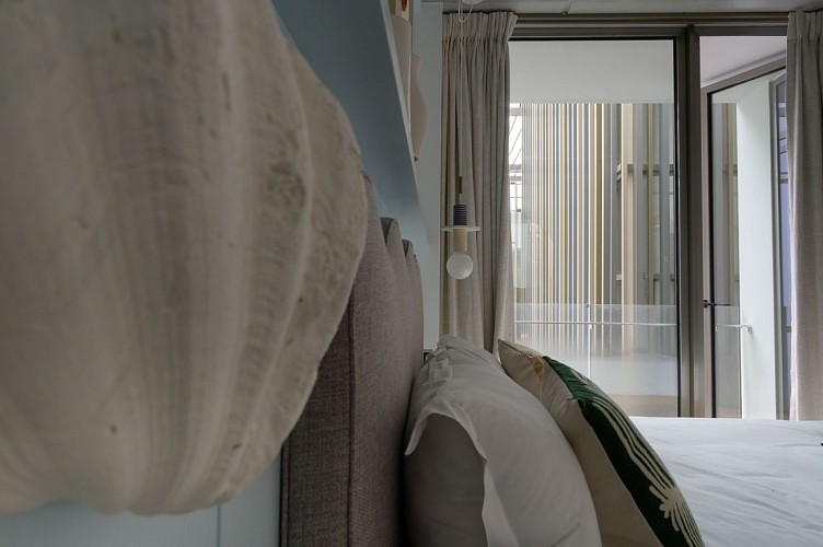 Hôtel de la Plage - Biarritz - chambre single patio coussin