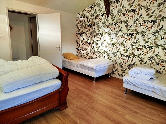 saint-andre-sur-sevre-gite-la-roche-du-halais-chambre1